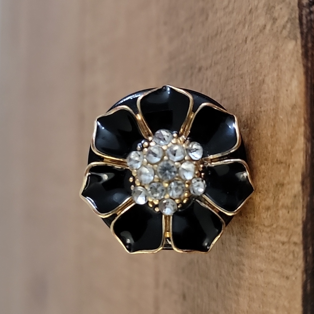 Black and Gold Flower Ring